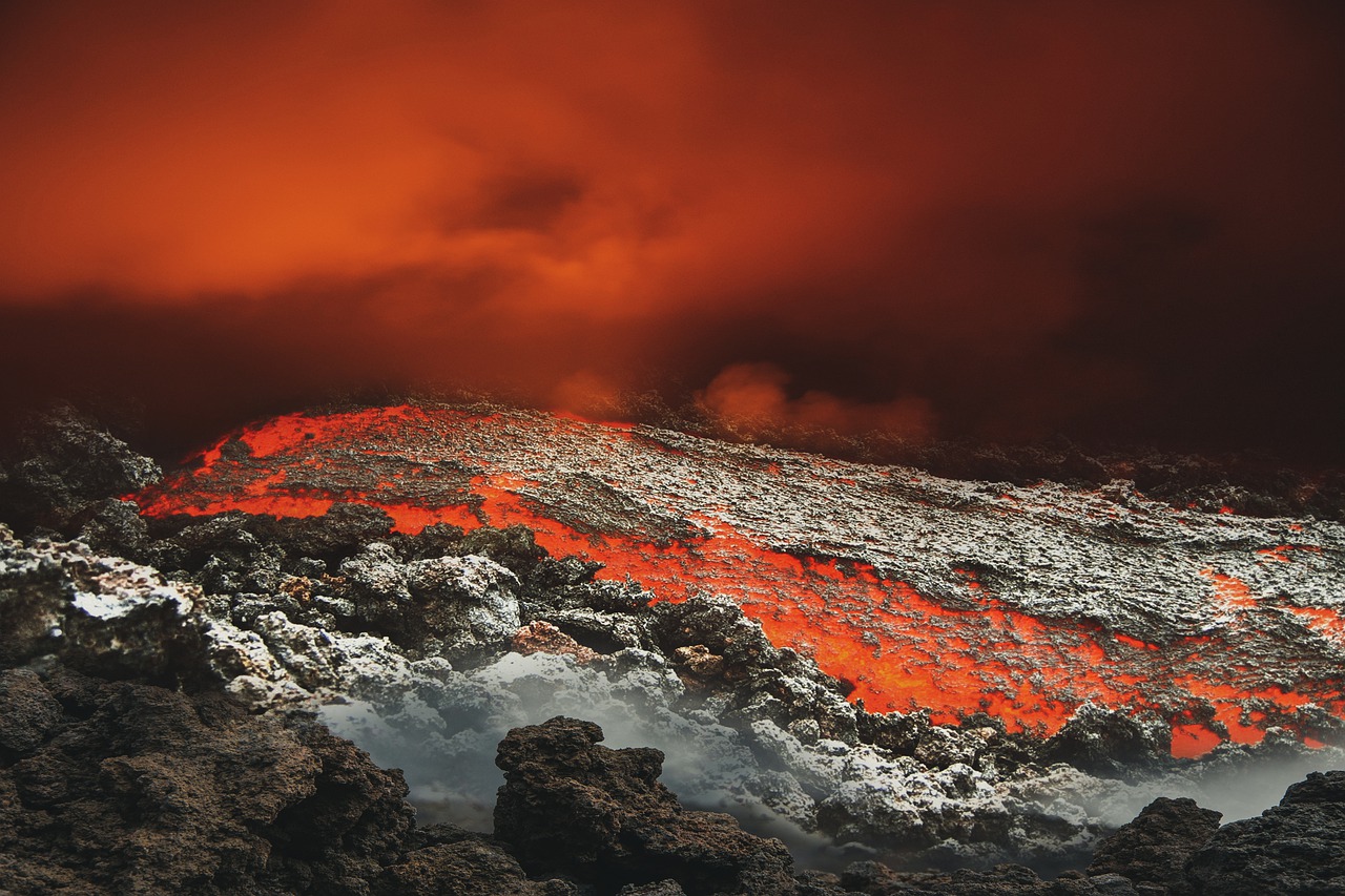 Piton de la Fournaise : une éruption incroyable du volcan (vidéo)